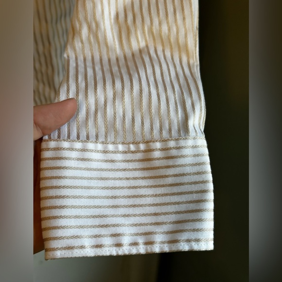 White button down stretch blouse with gold pinstripe like new - Picture 5 of 6